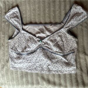 Pacsun cute floral crop top!